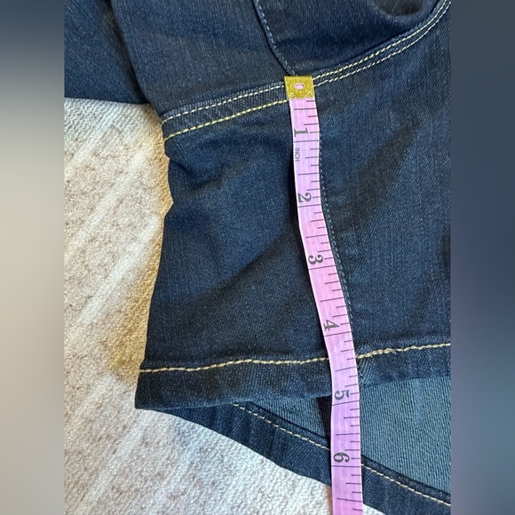 Torrid Womens 5 Inch Bombshell Premium Stretch High Rise Short 28 Canary Wharf - Picture 6 of 7